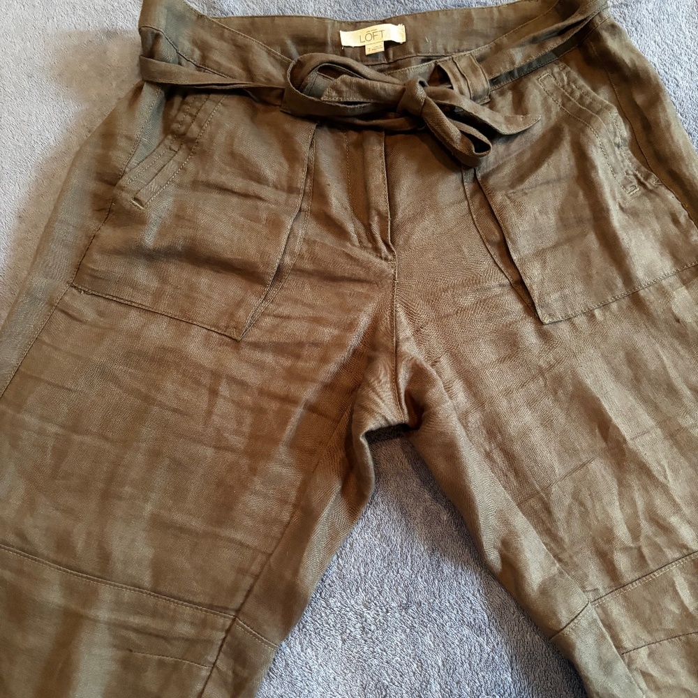 Loft linen cropped cargo pants. Olive size two.